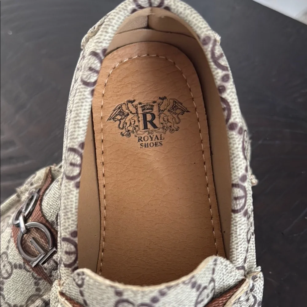 Total shoes Cream and Brown Dress Shoes with Monogram Print